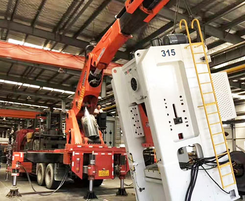 岳池附近随车吊出租，轻松解决运输难题