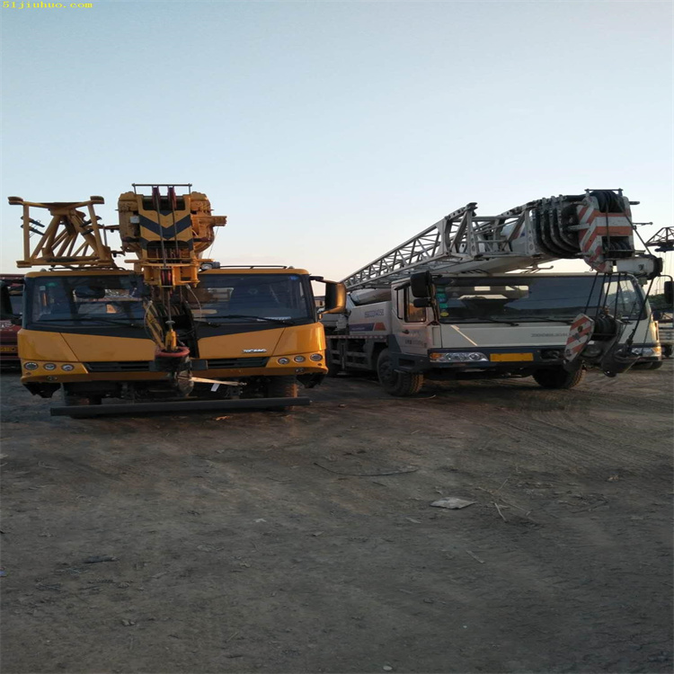 岳池吊车吊挖机正确办法